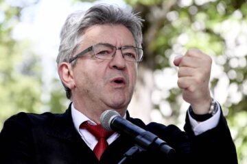 “Mélenchon sur le retrait des troupes françaises : Vers un nouveau modèle diplomatique avec l’Afrique”